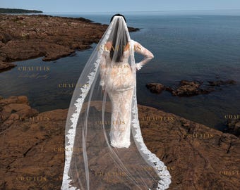 Classic Lace Wedding Veil with Full Lace Sides: Bridal Chantilly Lace Veil