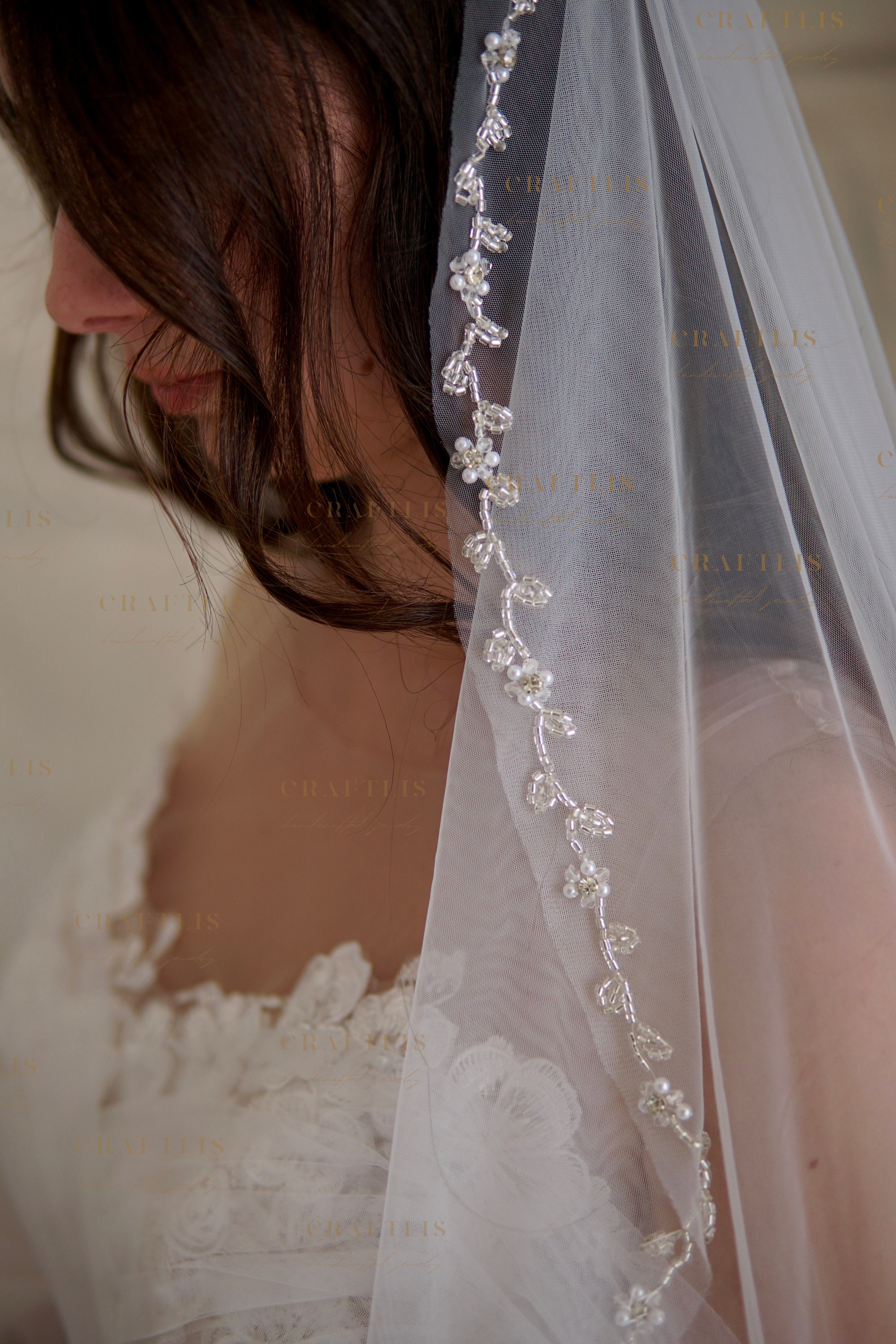 Crystal Beaded Wedding Veil: Floral Beaded Edge, Light Ivory  display picture 3