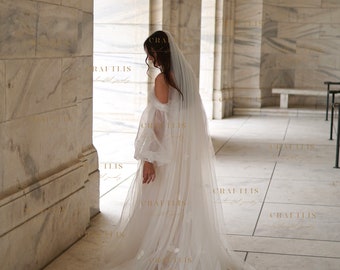 Long Bridal Veil with Scattered Floral Beaded Lace Appliqué, Romantic Wedding Veil with Delicate Flowers