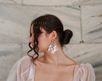 earrings for bride, dangle earrings, floral drop earrings, flower bridal earrings, wedding jewelry, bridal accessories, statement earrings