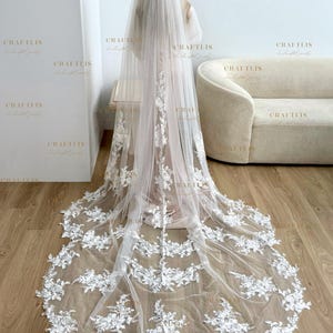 Scalloped Edge Wedding Veil, Scallop Bridal veil, Floral Sequins Lace veil, Wedding Long Veils With Floral Classic Lace