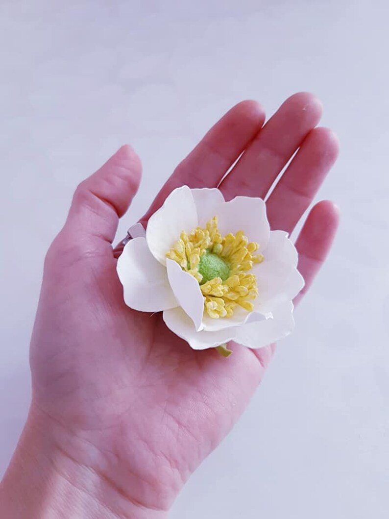 White Flower Hair Clip, Wedding Hair Piece, Bridal Flower Hair Comb