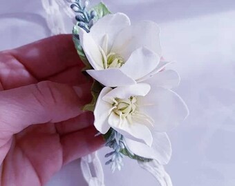 White floral headband baby, Baptism headband for baby girl, Christening headband, Baby flower crown, White flower headband, Baby headband