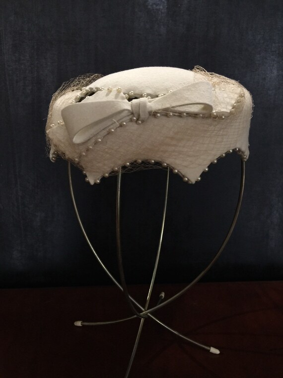 Vintage Ivory Fascinator - image 1