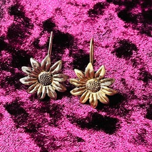 Sunflower Dangle Earrings Vintage