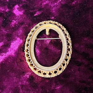 Vintage Oversized Oval Pin