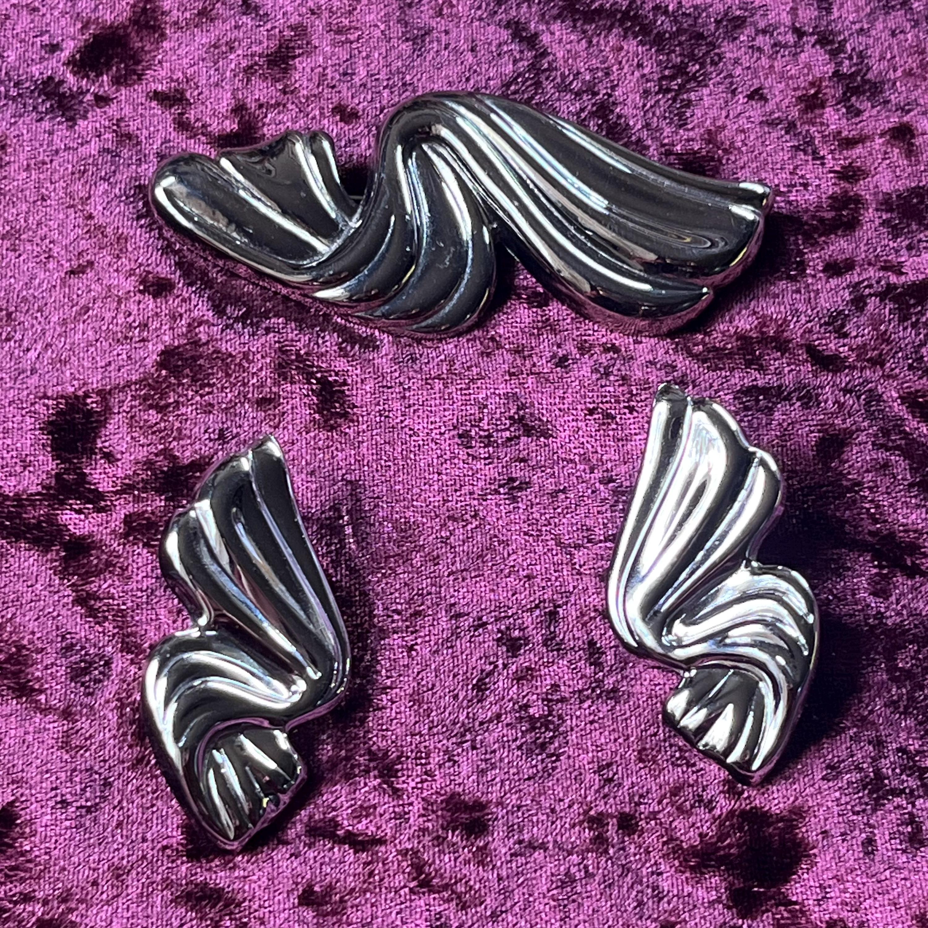 Silver Toned Swooping Ribbon Vintage Brooch and Earrings Set - Etsy