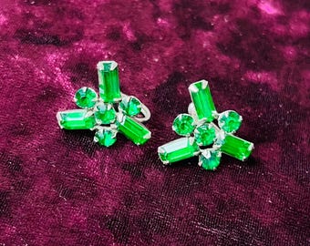 Emerald Green and Silver Toned Screw Back Earrings Vintage