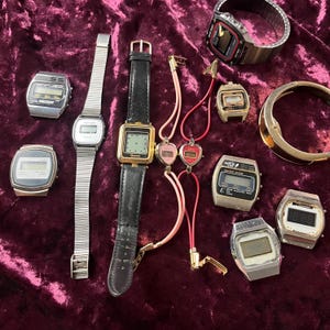 2 POUNDS‎ Broken / Damaged WATCHES Lot / Repair Parts / Junk / Pre-Owned Watches $_57.JPG?set_id=880000500F main image 4