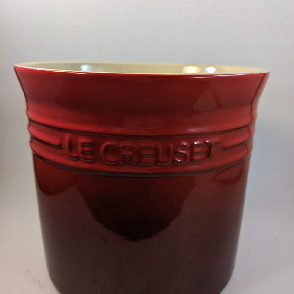 Le Creuset Large Stoneware Utensil Crock Cherry Red Holds 2-1/2 Qts. 6" H