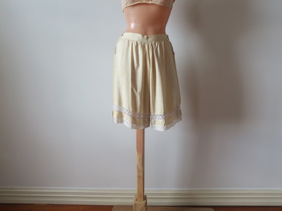 Vintage early 1900's 100% Silk Embroidered Creme B