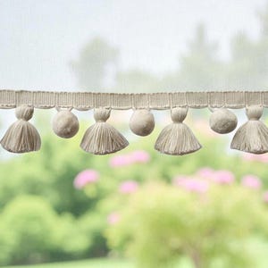 ivory tassel trim, tassel trim, lampshade trimmings, lampshade trim, lampshade fringe, bobble trim, pom pom trim, pom pom tassel garland