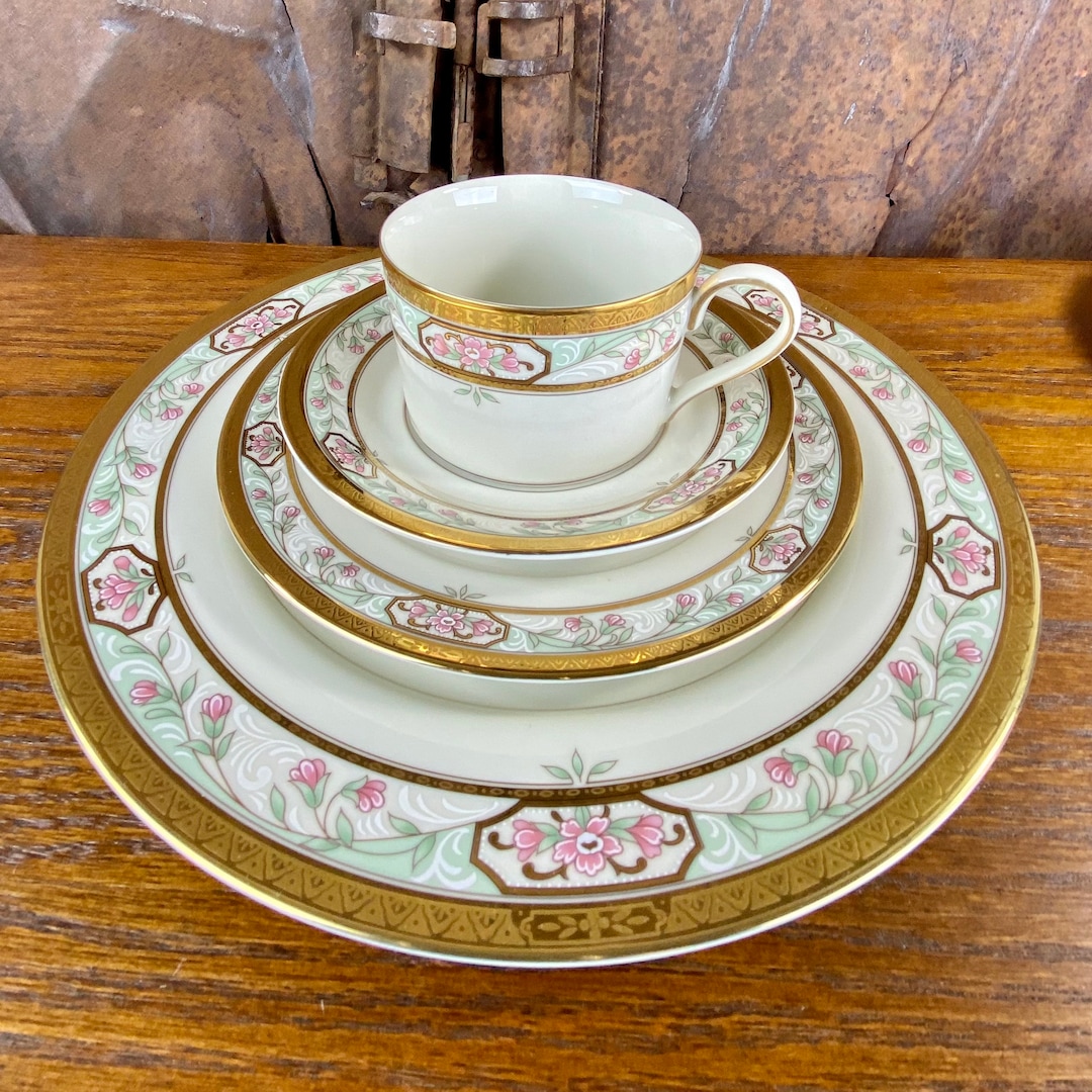 Mikasa Merrick Dinnerware 44 Pieces Available and Sold Individually