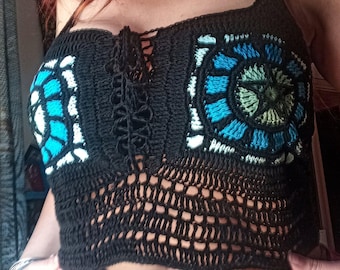 Patrón digital en PDF con instrucciones fotográficas detalladas para el top de crochet de bruja con pentagrama