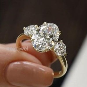 2.5 CT Oval Cut Moissanite Three Stone Engagement Ring 14K Gold Trilogy Wedding Ring Oval Diamond Ring Anniversary Gift Promise Ring For Her