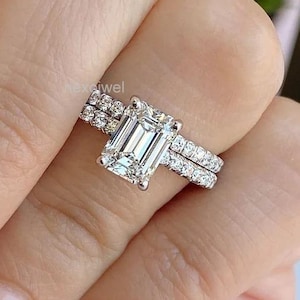 2.5 CT Emerald Cut Moissanite Engagement Ring Set Bridal Ring Set 14K Gold Wedding Ring With Matching Band Anniversary Ring Set For Women