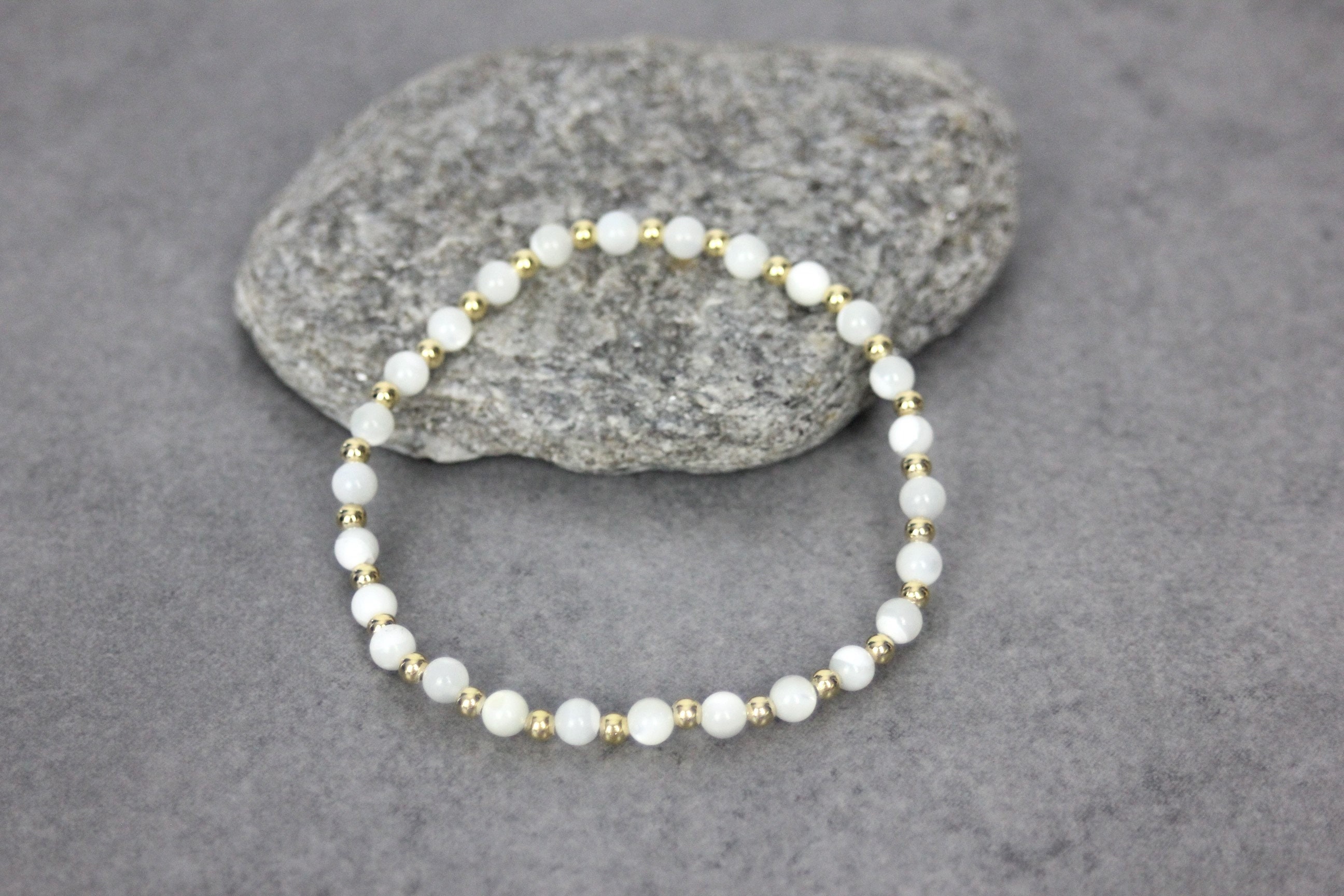 Bracciale da donna in pietra naturale placcato in oro 14 carati