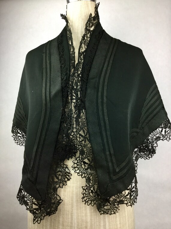 Vintage Black Wool Capelet Cape