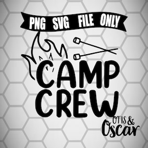Puede incluir: Diseño gráfico en blanco y negro con el texto "Camp Crew" y "Otis & Oscar" con una fogata y malvaviscos en palos.
