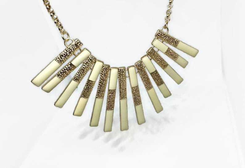 Vintage bib necklace Woman gift Vintage chunky necklace Color block necklace Vintage statement necklace Gold and white chunky necklace