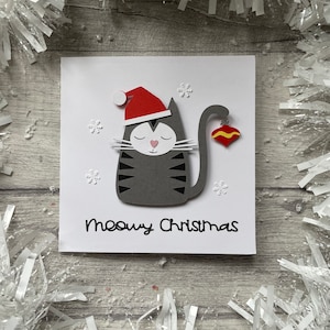 Meowy Weihnachtskatze im Weihnachtshut Handgemachte Weihnachtskarte - kann personalisiert werden