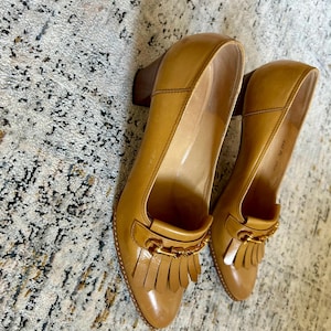 Bruno Magli Vero Cuoio tan leather tassel buckle loafer 2.5” pumps, women’s size 7.5-8