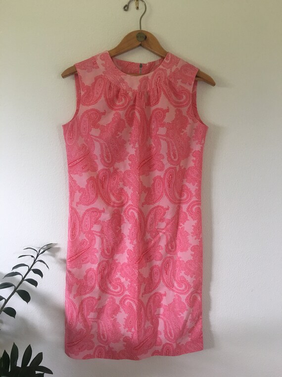 sleeveless eggshell pink shift dress