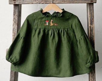 Tunica di lino con volant corto verde foresta, camicia di lino per ragazze, tunica di lino a maniche lunghe, top di lino per ragazza, camicia per bambini, camicia da ragazza di lino