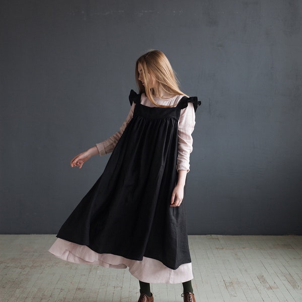 Robe prairie noire, robe en lin à manches flottantes, tablier surdimensionné, robe en lin avec ailes, robe en lin pour femmes, style victorien