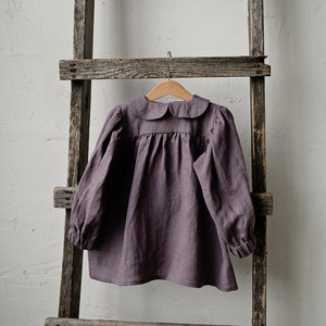 Robe tunique mauve, robe tunique en lin, différentes broderies, robe col claudine, robe boutonnée pour les filles, chemise en lin enfants image 2