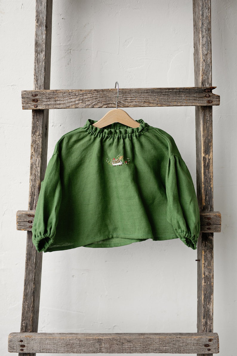 Tunique en lin de parachute vert pomme, différentes broderies, chemise en lin pour les filles, tunique en lin à manches longues, haut en lin fille, chemise bébé image 5