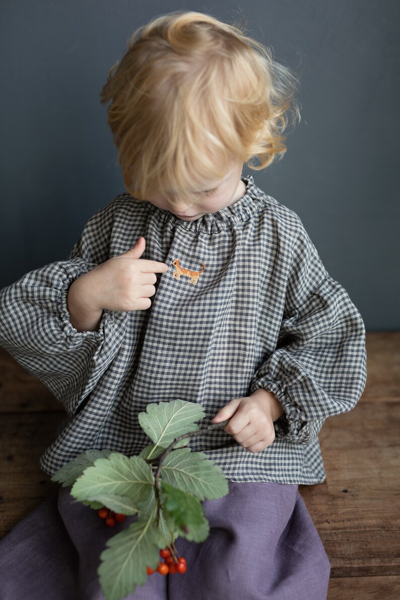 Grey Gingham Parachute Linen Tunic, Different Embroideries, Linen Shirt for Girls, Long Sleeve Linen Tunic, Girl Linen Top, Baby Shirt zdjęcie 7