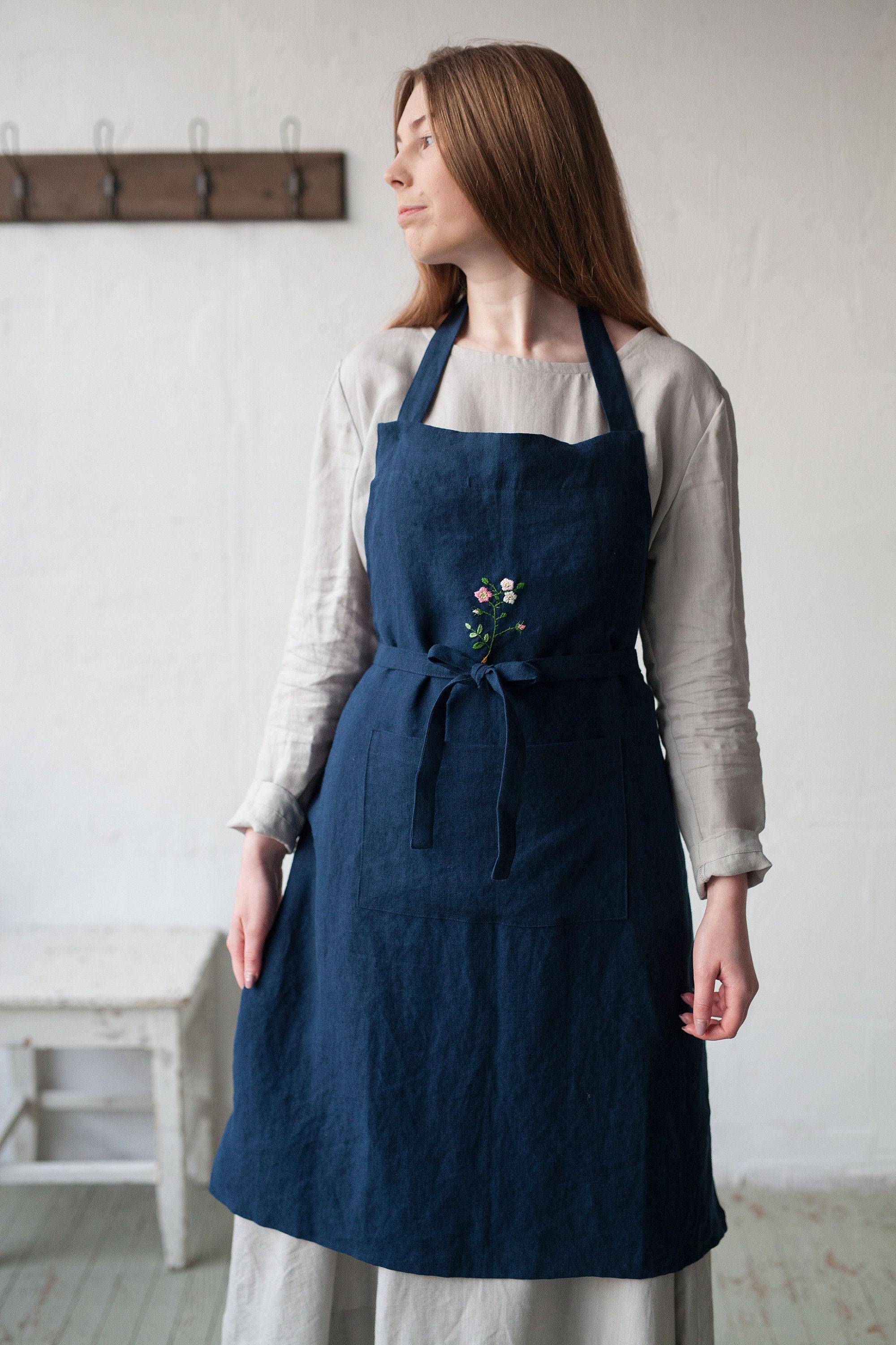 送料無料 店舗 Navy Embroidery Hand Apron, Linen Apron, Traditional Blue エプロン・三角巾