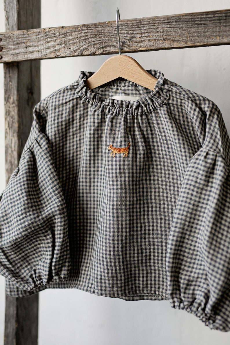 Grey Gingham Parachute Linen Tunic, Different Embroideries, Linen Shirt for Girls, Long Sleeve Linen Tunic, Girl Linen Top, Baby Shirt zdjęcie 8