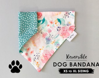 Bandana personnalisé pour chien, sur le collier pour chien, bandana réversible, bandana pour chien à fleurs pastel, revers à pois bleu sarcelle et blanc