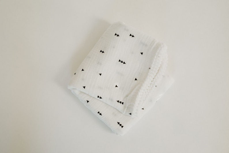 Baby Blanket, Muslin Swaddle Blankets 100% cotton 47 x 47, Security blanket White w/triangles