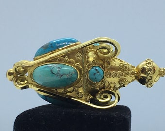 Ladies 18kt Yellow Gold Turquoise "Urn" Style Pendant.