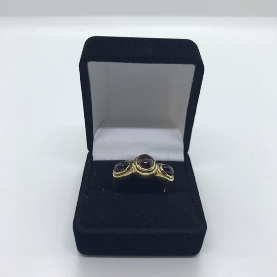 Ladies 10kt Yellow Gold Garnet Ring - image 4