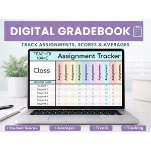 Può includere: Uno schermo di un computer portatile che mostra un registro digitale con una tabella intitolata Assignment Tracker. La tabella include colonne per i nomi degli studenti e diversi compiti con punteggi numerici in vari colori.