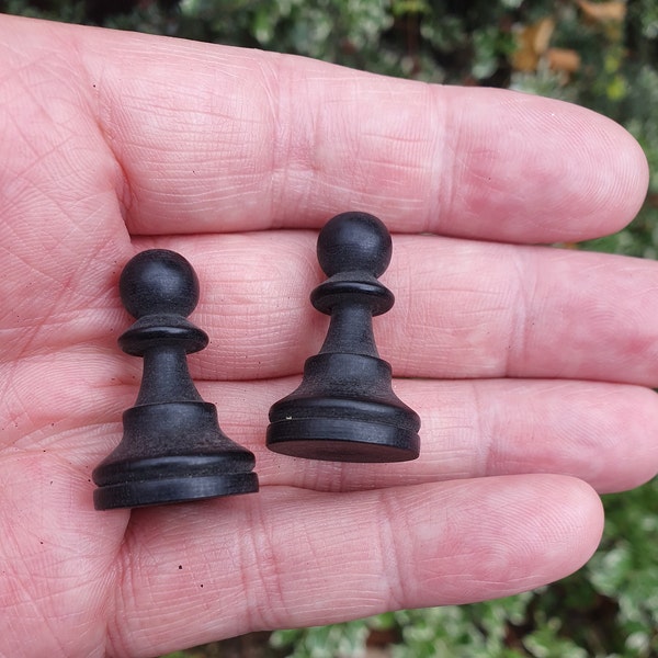 Vintage antieke houten Staunton witte of zwarte pion schaakstukken