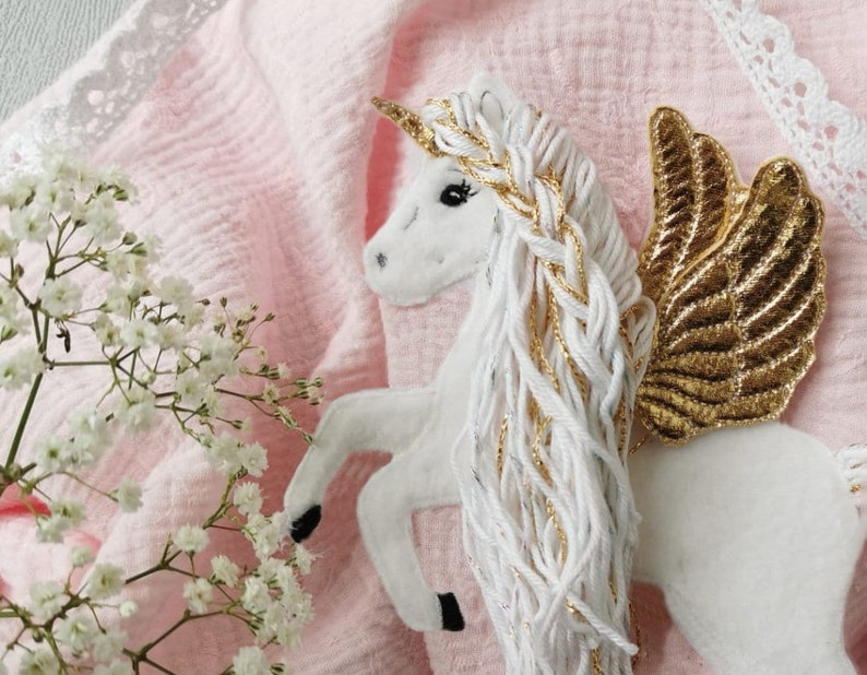 Aufnäher Pegasus Einhorn Applikation Patch von Stickherz Johlina Gold