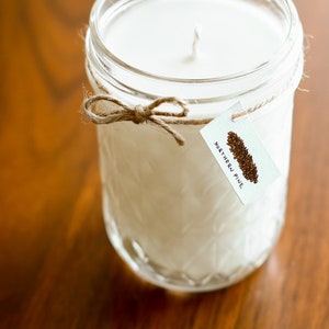 Pino del norte, vela de soja hecha a mano, tarro de cristal con etiqueta dibujada a mano