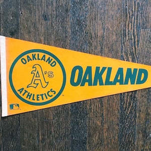 1970s Vintage Oakland A&#39;s Pennant - Pro MLB Baseball Felt Souvenir Pennant - Oakland Athletics