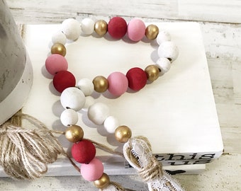 Guirlande de perles de bois Valentine, décor de plateau à plusieurs niveaux de guirlande rustique, guirlande de perles en bois
