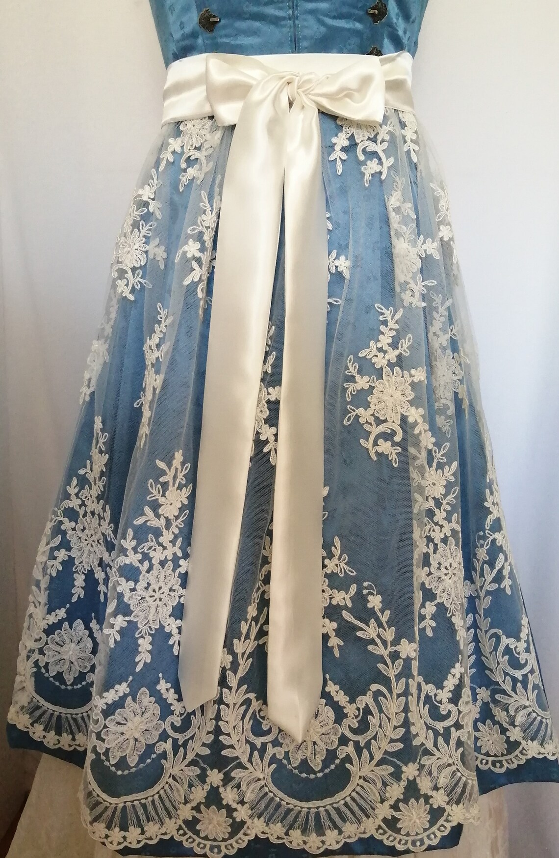 dirndl apron married