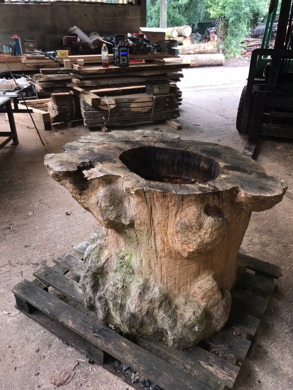 Tree sale table base