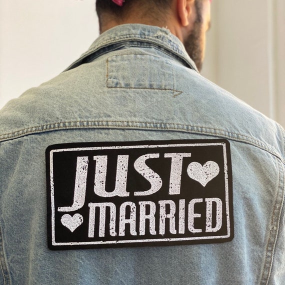 Toppa ricamata termoadesiva su stoffa personalizzata Just Married - Media - Diverse scelte di colore - Italia