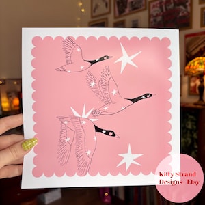 Stampa artistica di oche selvatiche / Stampa di uccelli / Stampa da parete di animali rosa / Stampa da parete di gallerie / Decorazione di oche / Regalo per gli amanti degli uccelli / Arte da soggiorno femminile