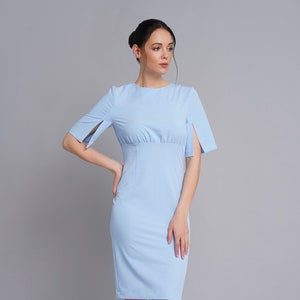 Robe midi gaine, robe de cocktail à manches courtes, robe minimaliste bleue, robe dinvité de mariage, robe femme, robe modeste de travail image 1