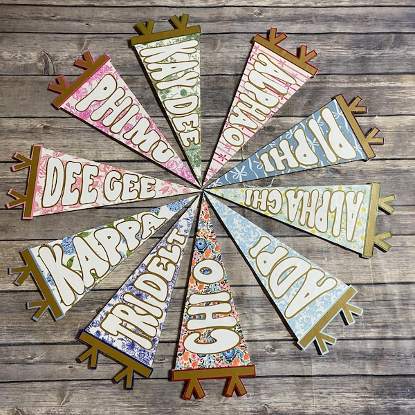 Drapeaux de fanions à motifs en bois d'association d'étudiantes personnalisés|Collège|Jour de la vente|Grand petit cadeau|Décor de dortoirI cadeau d'initiation